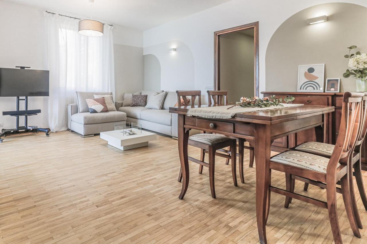 Stunning View Lakeside Apartment - Larihome A11 Gravedona Dış mekan fotoğraf