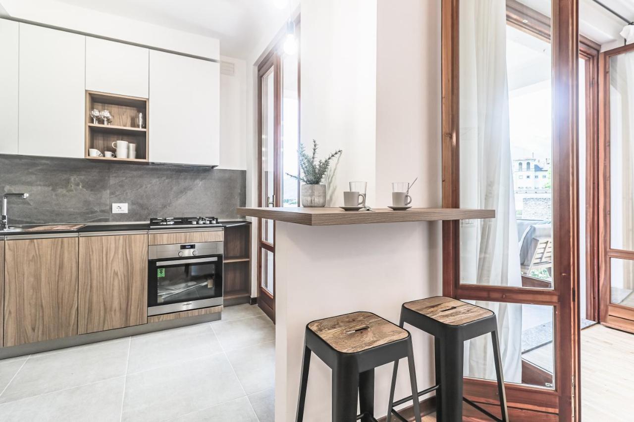 Stunning View Lakeside Apartment - Larihome A11 Gravedona Dış mekan fotoğraf