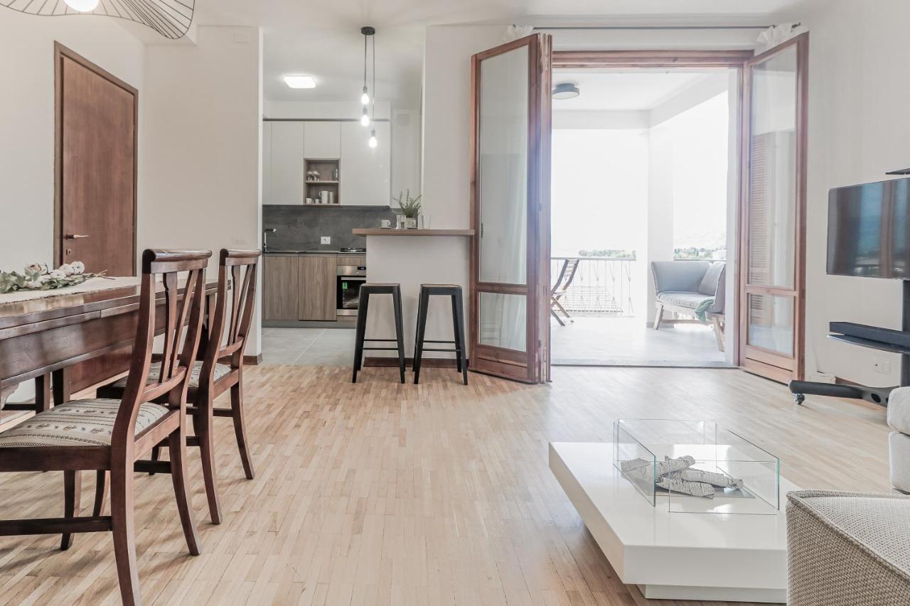 Stunning View Lakeside Apartment - Larihome A11 Gravedona Dış mekan fotoğraf