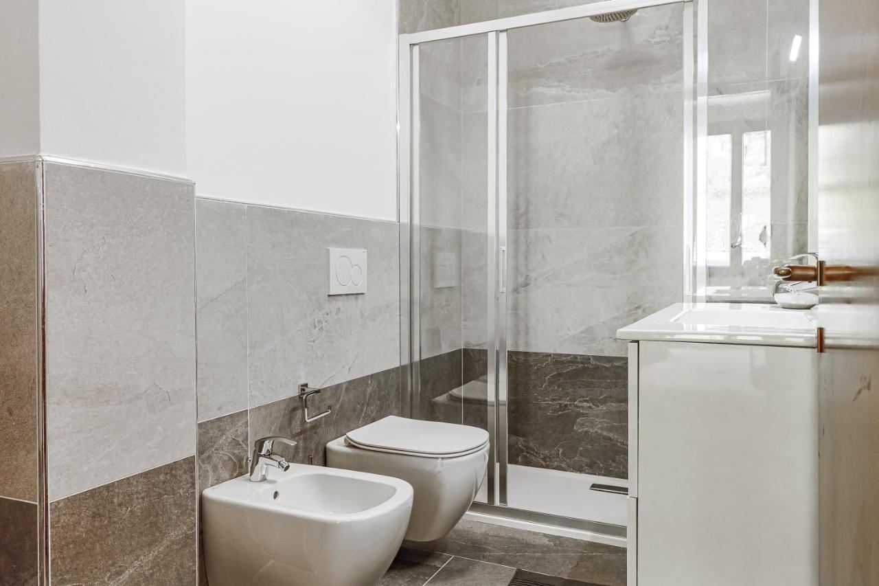 Stunning View Lakeside Apartment - Larihome A11 Gravedona Dış mekan fotoğraf